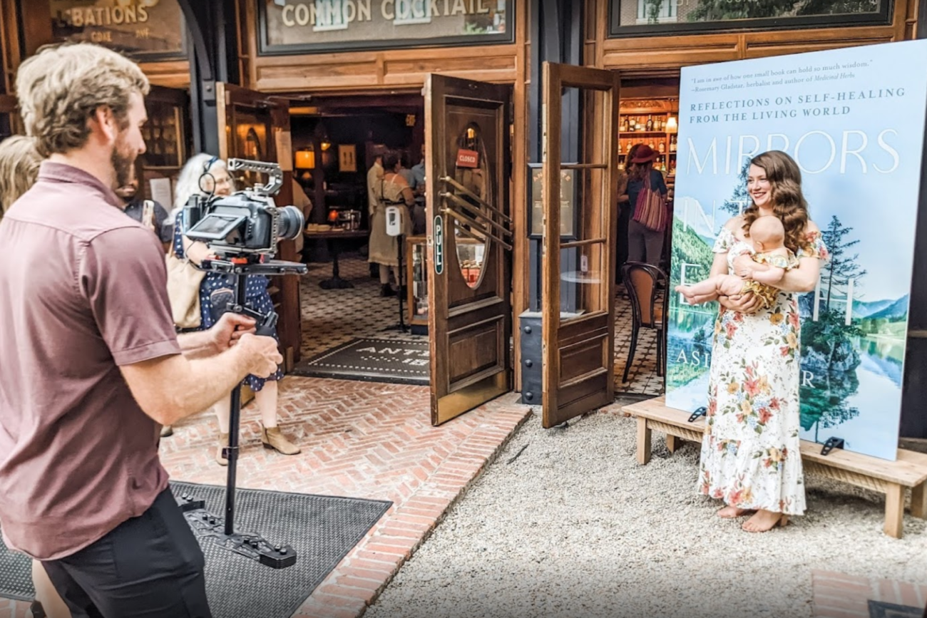 Contact our Videographer